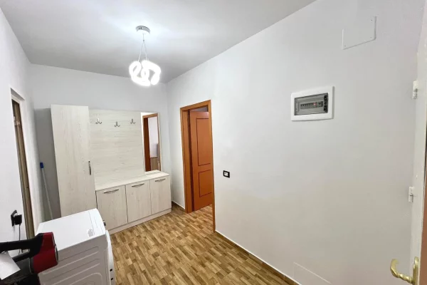 Shtepi me qera Apartament ne Tirane, 1+1, Mobilimi E mobiluar, Pagesa 400  Euro.