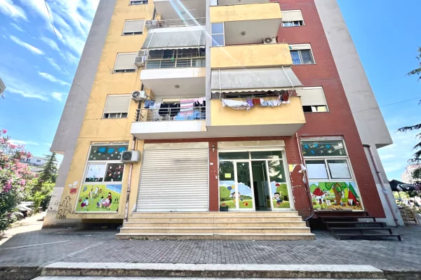 Ambient biznesi me qera 3+1 ne Tirane - 700 Euro