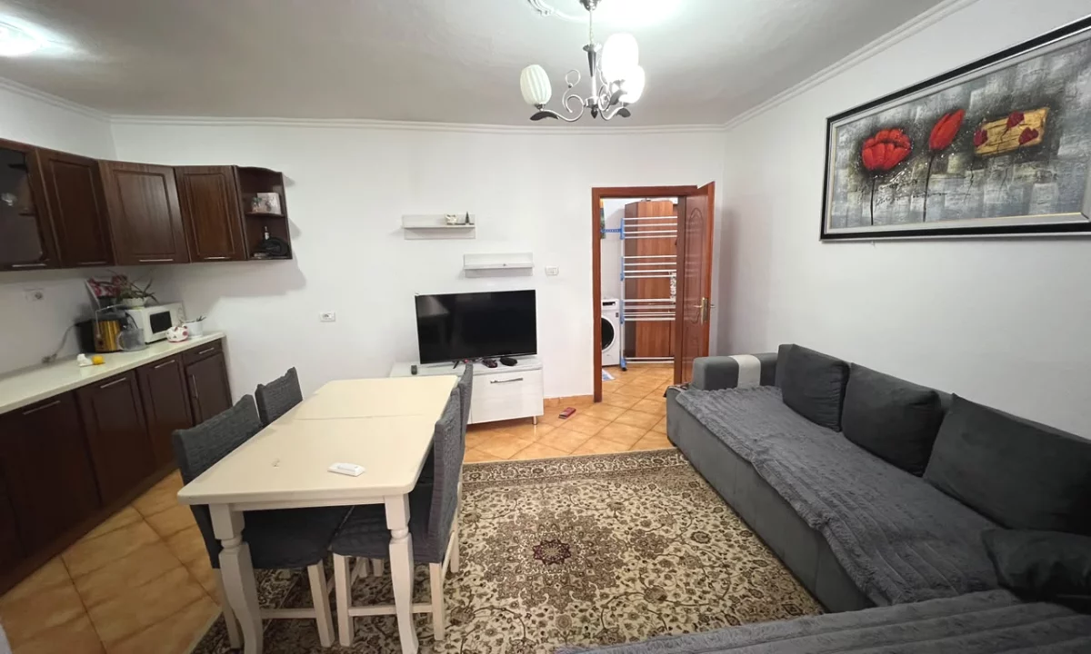 Shtepi me qera Apartament ne Tirane, 1+1, Mobilimi E mobiluar, Pagesa 430  Euro.