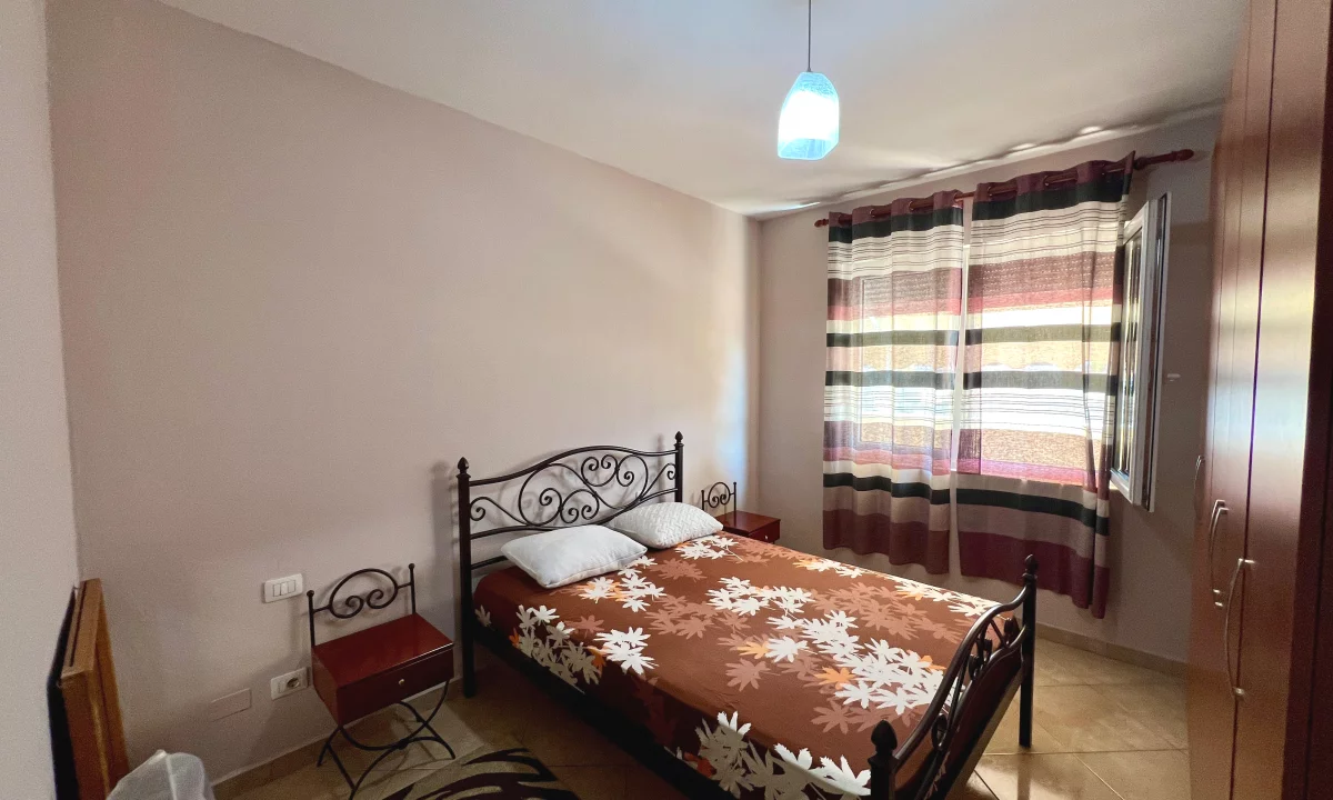Shtepi me qera Apartament ne Tirane, 1+1, Mobilimi E mobiluar, Pagesa 550  Euro.
