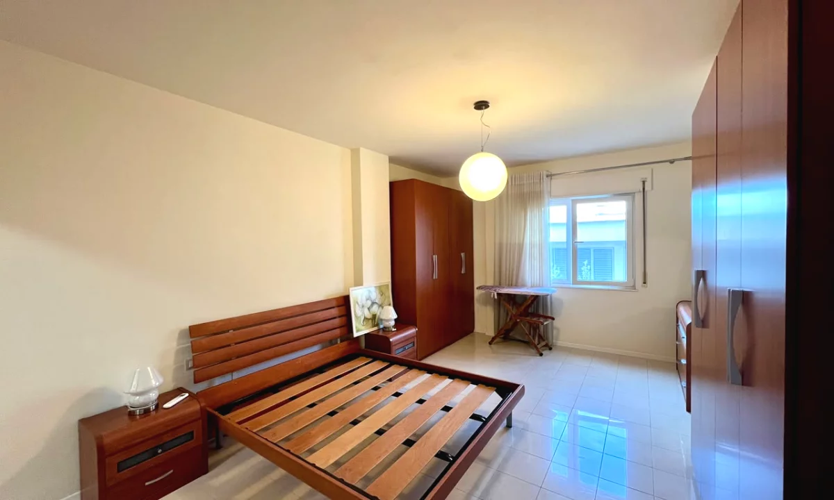 Shtepi me qera Apartament ne Tirane, 2+1, Mobilimi E mobiluar, Pagesa 120,000  Leke.