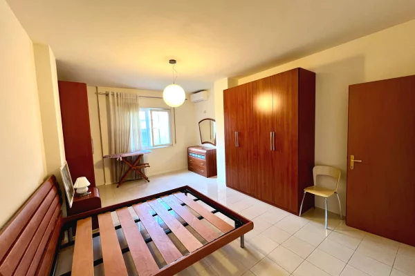 Shtepi me qera Apartament ne Tirane, 2+1, Mobilimi E mobiluar, Pagesa 120,000  Leke.