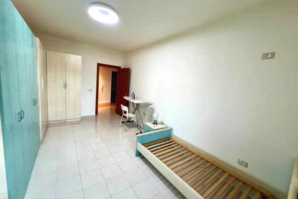 Shtepi me qera Apartament ne Tirane, 2+1, Mobilimi E mobiluar, Pagesa 120,000  Leke.