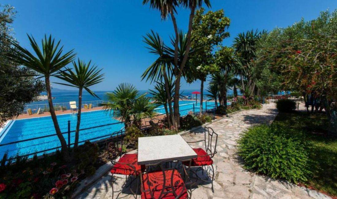 Offerte di lavoro a Santa Quaranta, Profession Picajol, Ndihmes kuzhunier, Sanitare , Con esperienza, Pagamento Trattabile.