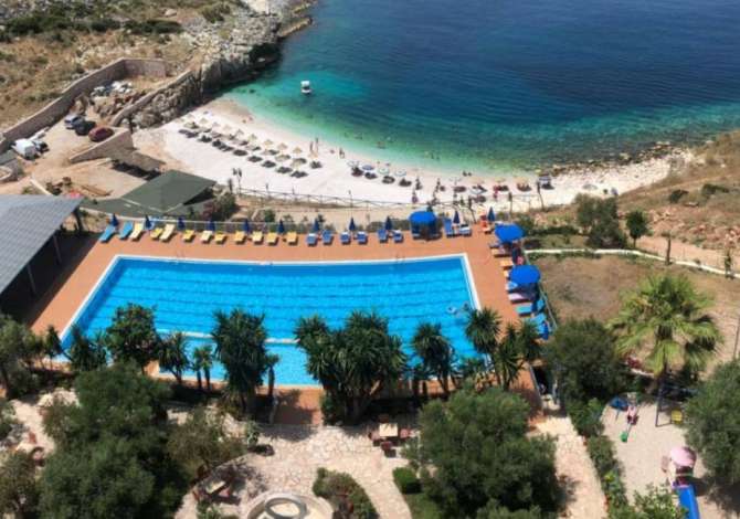 Offerte di lavoro a Santa Quaranta, Profession Kamrier/e, Ndihmes/e kamarier,Picajol, Roje Nate, Sanitare , Con esperienza, Pagamento Trattabile.