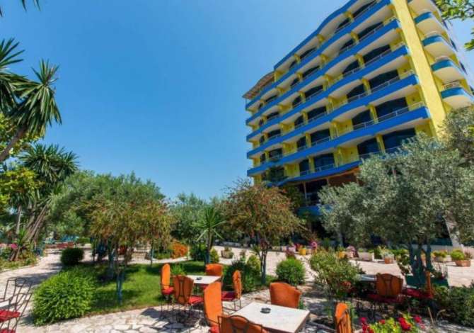 Offerte di lavoro a Santa Quaranta, Profession Kamrier/e, Ndihmes/e kamarier,Picajol, Roje Nate, Sanitare , Con esperienza, Pagamento Trattabile.