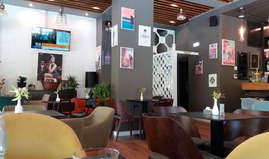 Offerte di lavoro a Valona, Profession Kamarier , Con esperienza, Pagamento Trattabile.