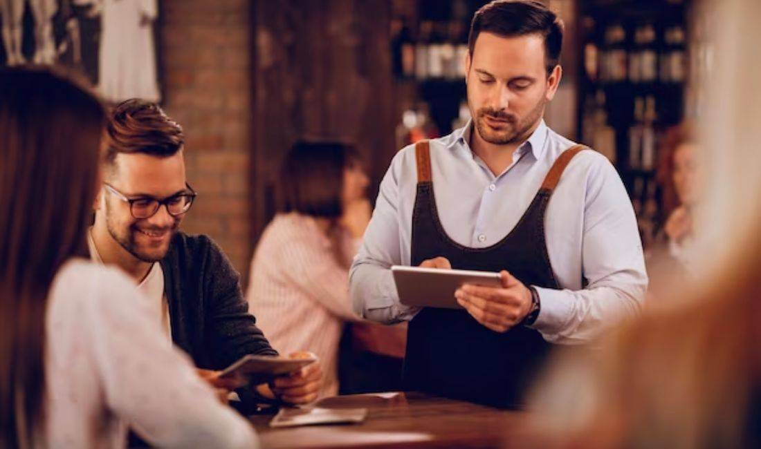 Job Offers in Tirana, Profession Banakier/e, Kuzhunier/e, Kamarier/e , Beginner/Little experience, Payment 40,000  Leke.