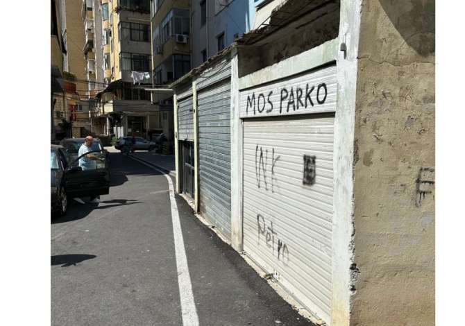 Ambient biznesi me qera 4+1 ne Tirane - 15,000 Leke