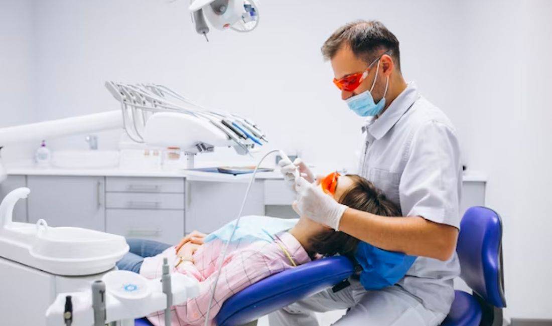 Offerte di lavoro a Lushnja, Profession Mjek stomatolog, Laborant dentar , Con esperienza, Pagamento 3,000  Euro.