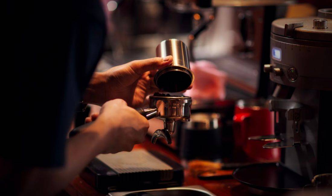 Job Offers in Tirana, Profession Banakier/e , With experience, Payment By Agreement.