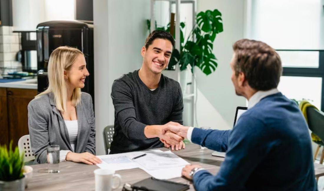 Job Offers in Tirana, Profession Agjent shitjesh  , No Experience, Payment 600  Euro.