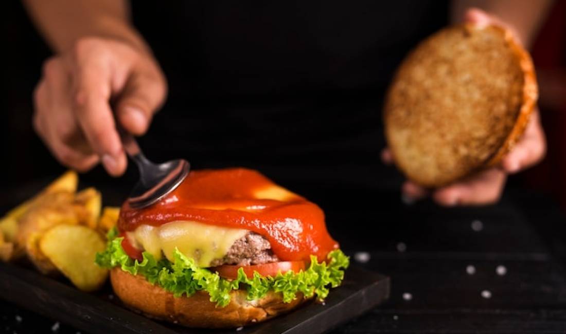 Job Offers in Tirana, Profession FastFood-ier, Sallatjere, Pastruese  , Beginner/Little experience, Payment 50,000  Leke.