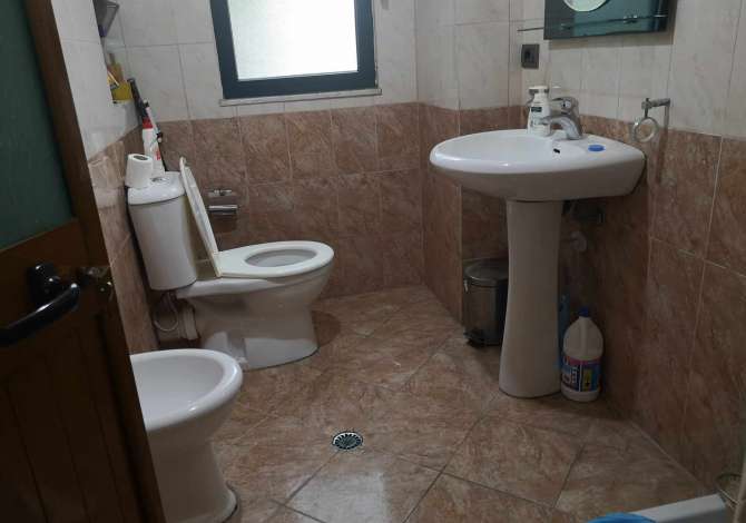 Shtepi ne shitje Apartament ne Tirane, 2+1, Mobilimi E mobiluar, Pagesa 146,000  Euro.