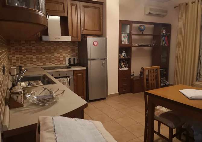 Shtepi ne shitje Apartament ne Tirane, 2+1, Mobilimi E mobiluar, Pagesa 146,000  Euro.