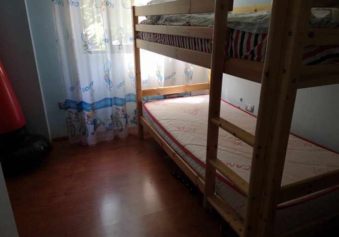 Shtepi ne shitje Apartament ne Tirane, 2+1, Mobilimi E mobiluar, Pagesa 146,000  Euro.