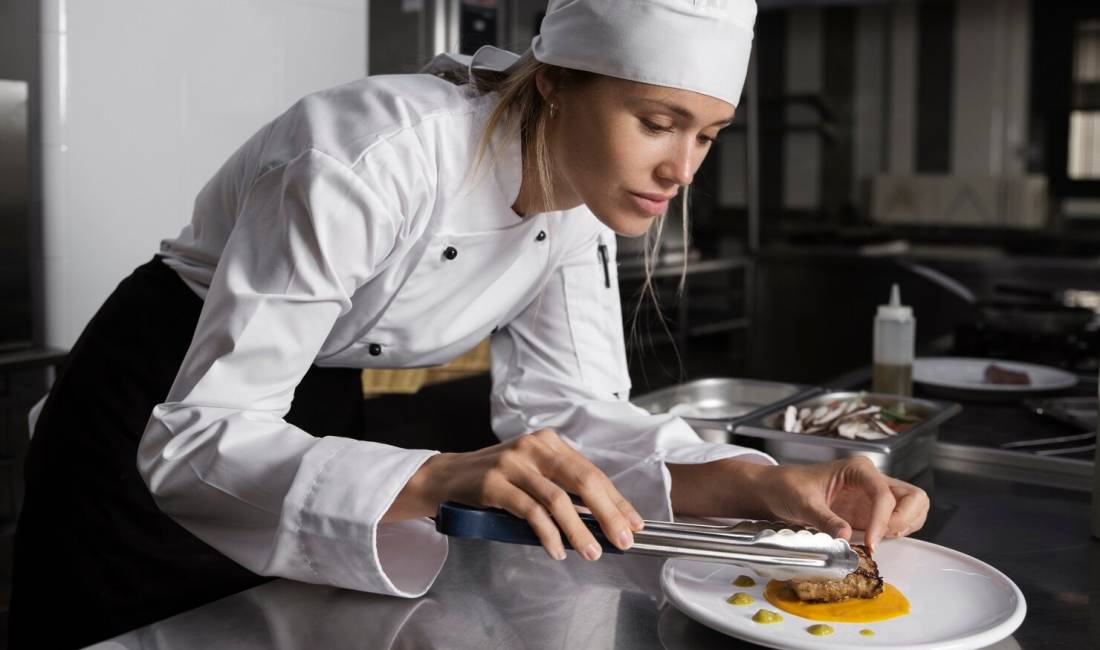 Njoftime Pune ne Tirane, Profesioni Ndihmes kuzhiniere, Zgarist , Fillestar/Pak eksperience, Pagesa 80,000  Leke.