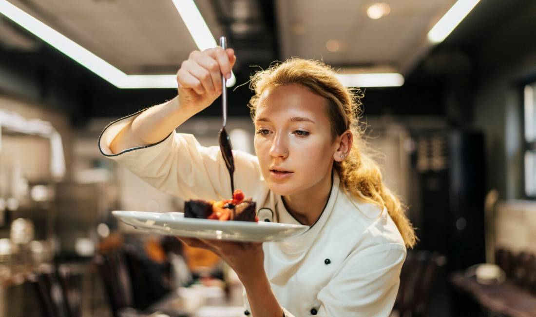 Njoftime Pune ne Tirane, Profesioni Kuzhiniere per snack Bar , Fillestar/Pak eksperience, Pagesa Me Marreveshje.