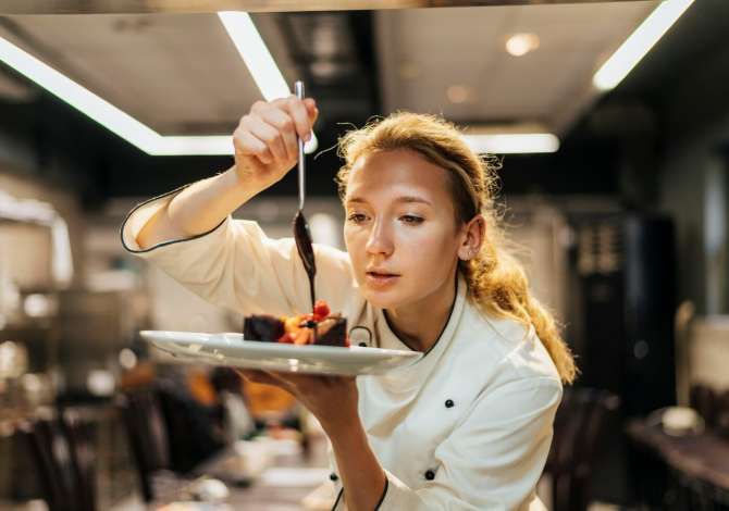 Njoftime Pune per Kuzhiniere per snack Bar ne Tirane