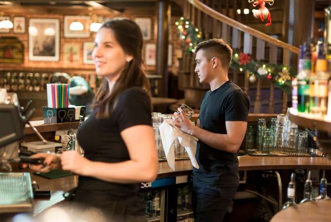 Njoftime Pune per Kamarier/e dhe Banakiere ne Tirane