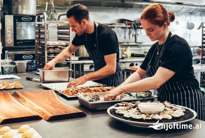 Njoftime Pune per Kuzhiner, Kamarier, Ndihmës Kuzhiner ne Tirane