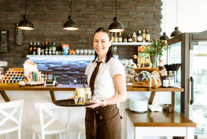 Njoftime Pune per Kamariere Ndihmes kuzhinier/e ne Tirane