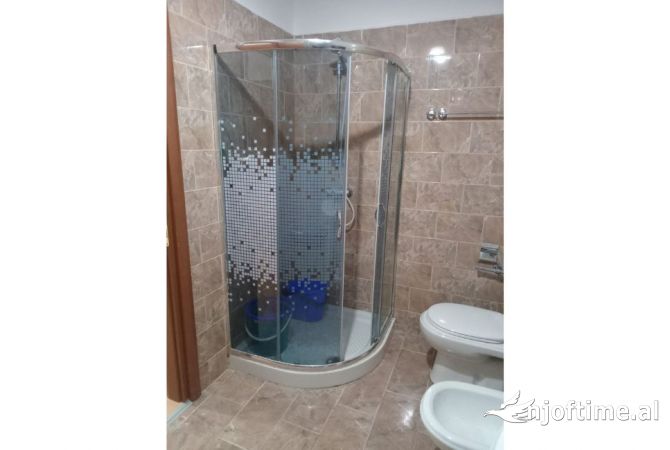 Shtepi me qera Apartament ne Tirane, 1+1, Mobilimi E mobiluar, Pagesa 400  Euro.