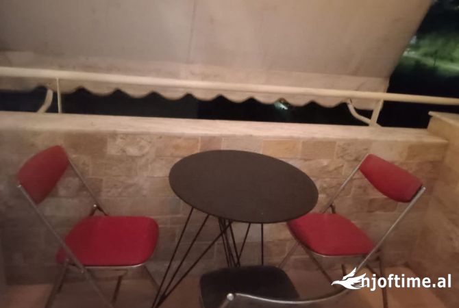 Shtepi me qera Apartament ne Tirane, 1+1, Mobilimi E mobiluar, Pagesa 400  Euro.