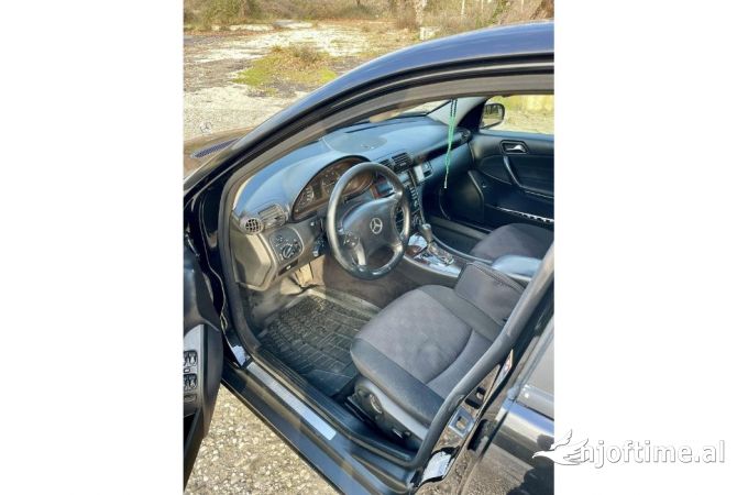 Auto in Vendita a Fier - 4,500 Euro