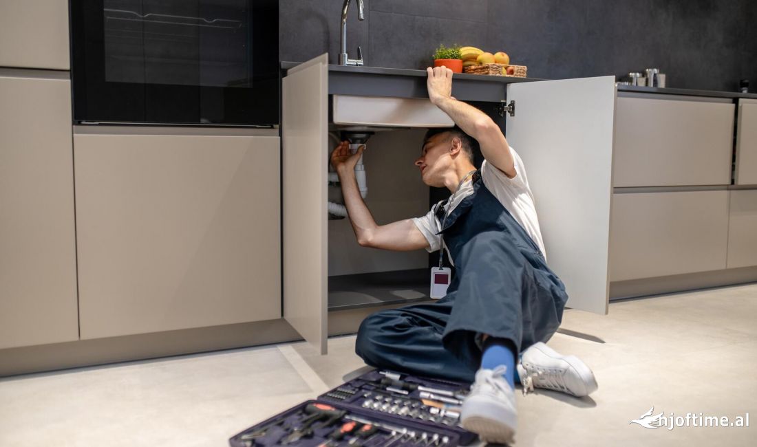 Ofrojme Sherbime Hidraulike & Panele Diellore me eksperience 10 vjecare