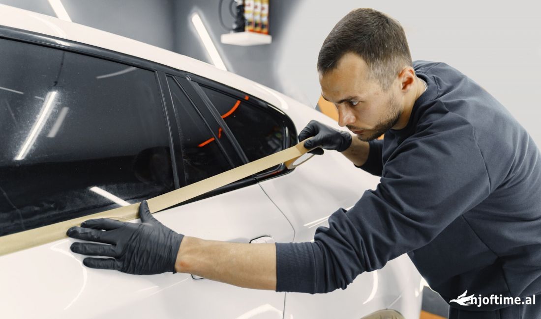 Ofrojme sherbime te specializuara per zevendesimin dhe riparimin e xhamave te makinave