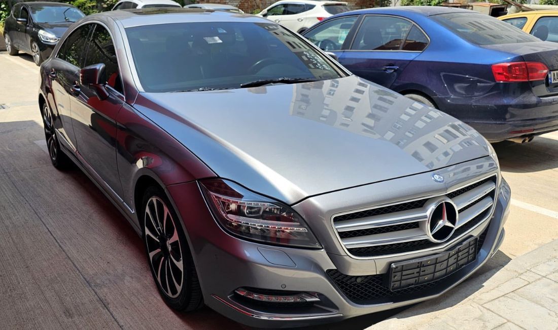 Makina ne shitje ne Tirane, Mercedes-Benz, 2014 Diesel,Kambio Automatik Pagesa 13,500  Euro.