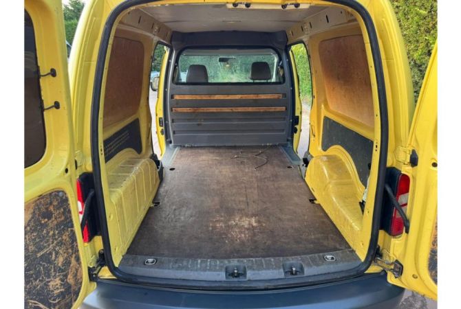 Makina ne shitje ne Tirane, Volkswagen, 2012 Diesel,Kambio Manual Pagesa 7,500  Euro.