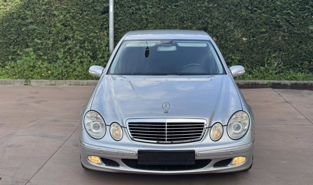 Makina ne shitje ne Tirane, Mercedes-Benz, 2005 gasoline-gas,Kambio Automatik Pagesa 5,600  Euro.