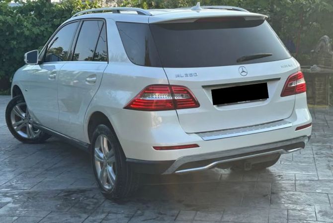 Makina ne shitje ne Tirane, Mercedes-Benz, 2013 Diesel,Kambio Automatik Pagesa 17,500  Euro.