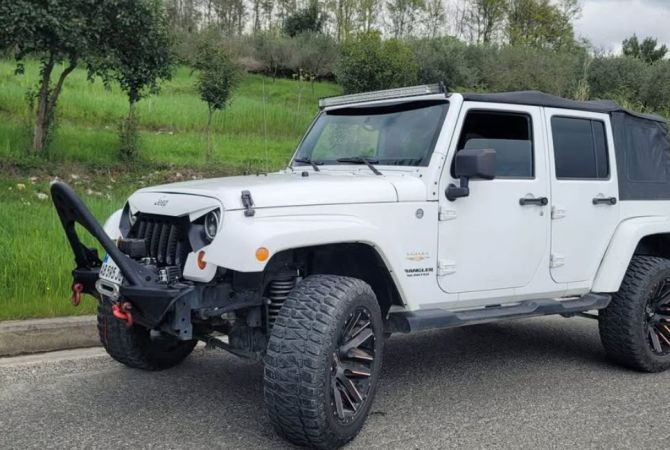 Auto in Vendita a Tirana - 17,000 Euro