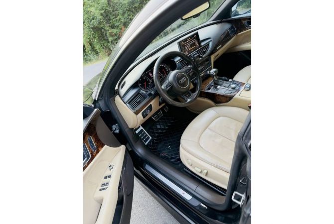 Auto in Vendita a Tirana - 13,300 Euro