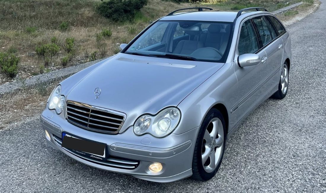 Makina ne shitje ne Tirane, Mercedes-Benz, 2005 Diesel,Kambio Automatik Pagesa 4,400  Euro.