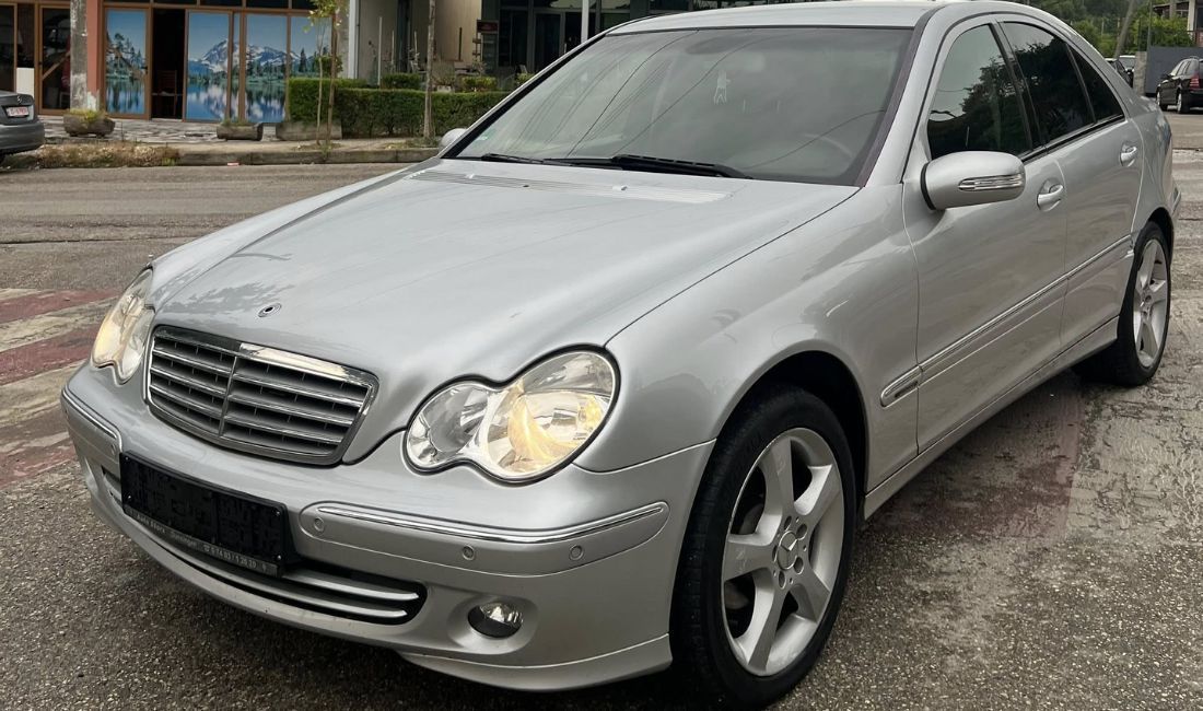 Makina ne shitje ne Tirane, Mercedes-Benz, 2006 Diesel,Kambio Automatik Pagesa 4,700  Euro.