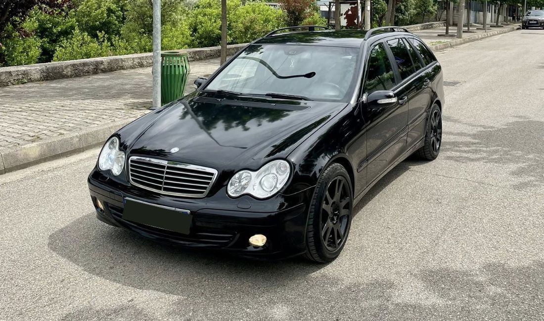 Makina ne shitje ne Tirane, Mercedes-Benz, 2006 Diesel,Kambio Automatik Pagesa 4,000  Euro.