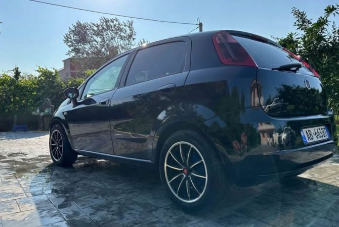 Auto in Vendita a Tirana - 3,300 Euro