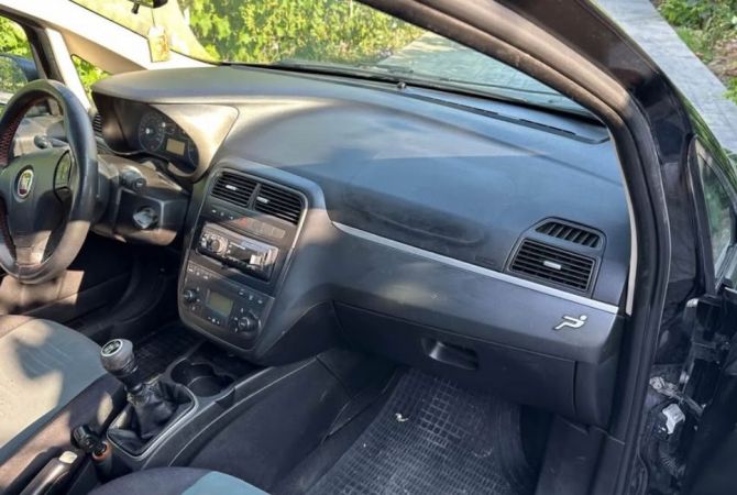 Auto in Vendita a Tirana - 3,300 Euro