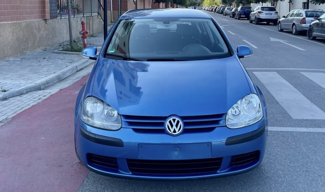Auto in Vendita a Fier, Volkswagen, 2004 Diesel,Kambio Manual Pagamento 2,900  Euro.