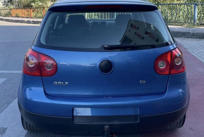 Auto in Vendita a Fier - 2,900 Euro