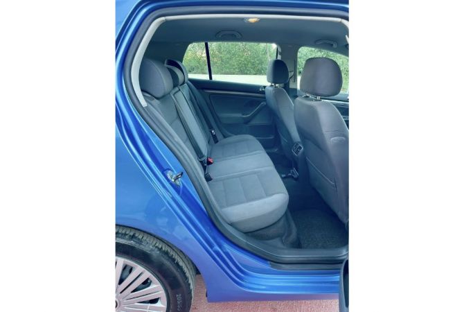 Auto in Vendita a Fier, Volkswagen, 2004 Diesel,Kambio Manual Pagamento 2,900  Euro.