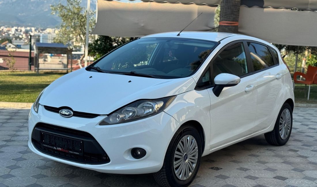 Makina ne shitje ne Tirane, Ford, 2010 gasoline-gas,Kambio Manual Pagesa 3,200  Euro.