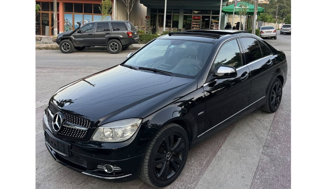 Makina ne shitje ne Tirane, Mercedes-Benz, 2008 Diesel,Kambio Automatik Pagesa 7,600  Euro.
