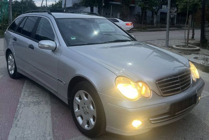 Auto in Vendita a Tirana - 3,200 Euro