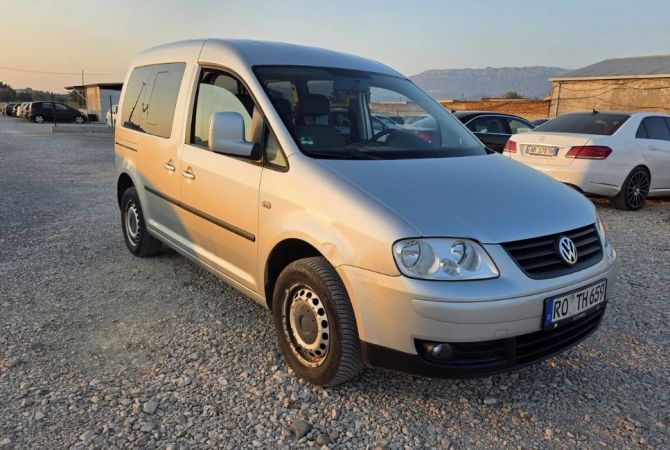 Makina ne shitje ne Tirane - 599,000 Leke