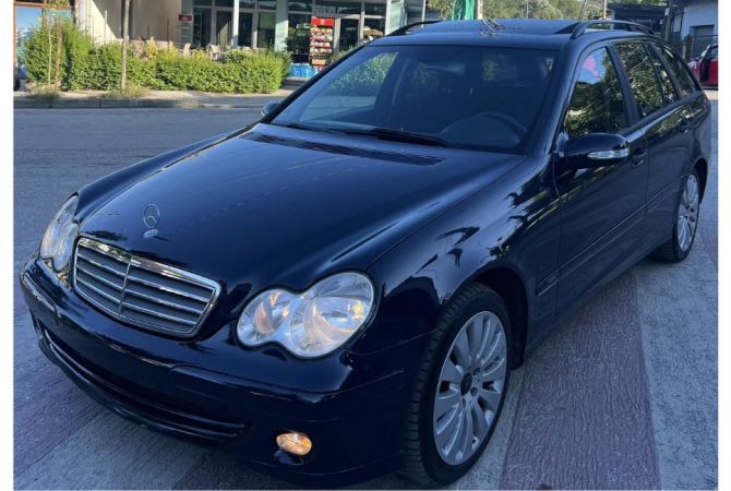 Makina ne shitje ne Tirane - 3,600 Euro